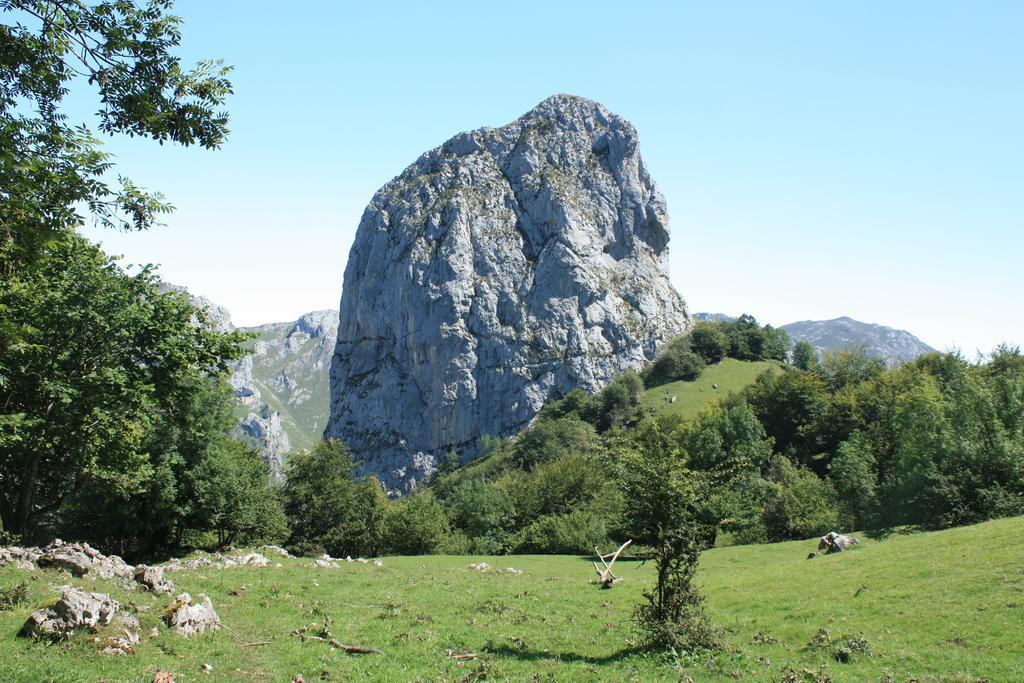 Hotel Garganta Del Cares Понсебос Екстериор снимка