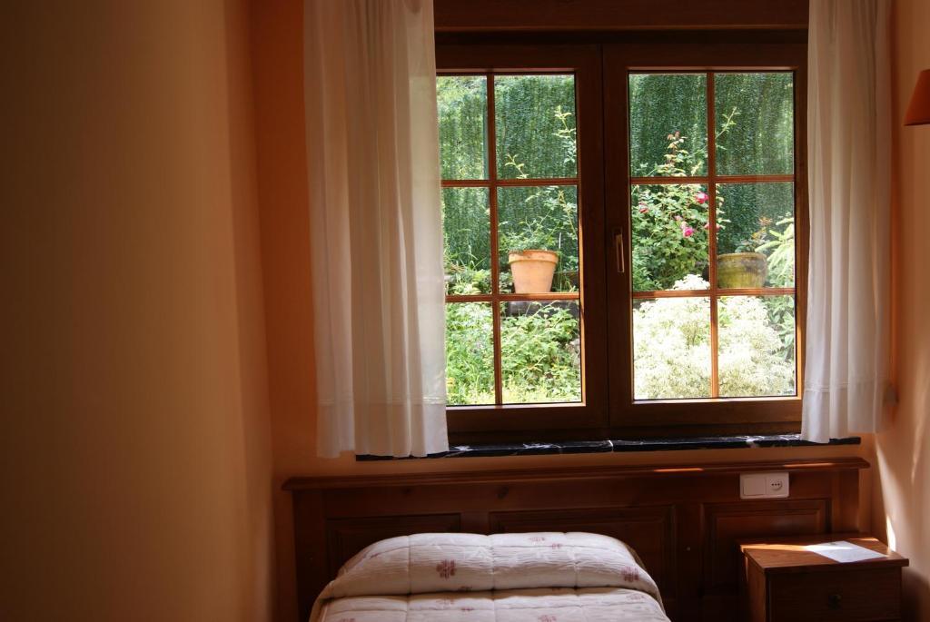 Hotel Garganta Del Cares Понсебос Стая снимка