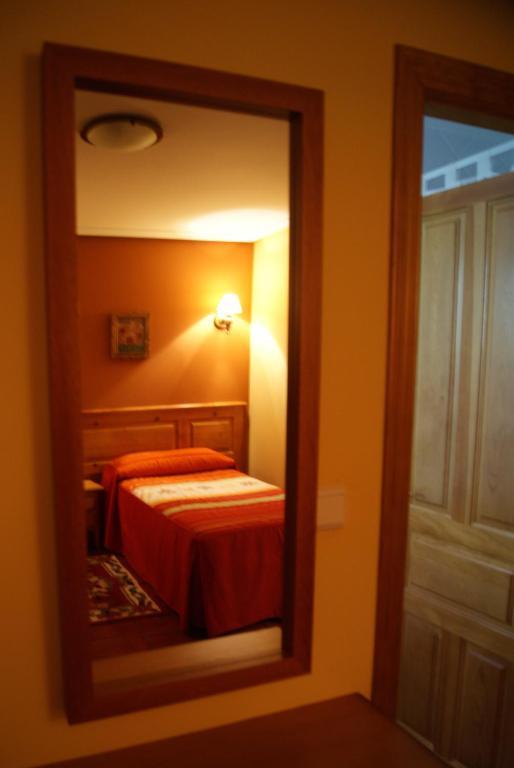 Hotel Garganta Del Cares Понсебос Стая снимка