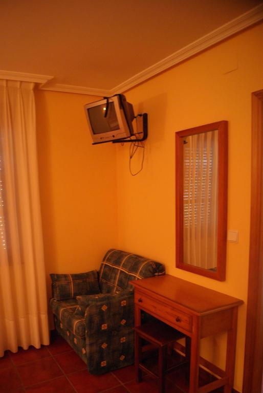 Hotel Garganta Del Cares Понсебос Стая снимка
