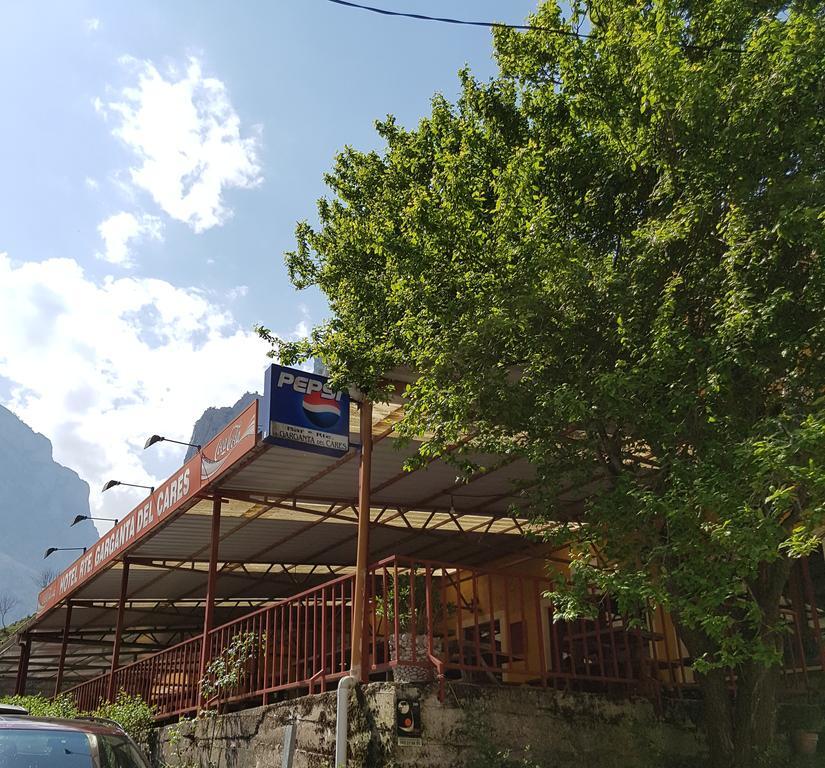 Hotel Garganta Del Cares Понсебос Екстериор снимка